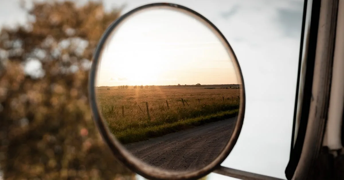 découvrez la signification des heures miroir et leur influence mystérieuse sur votre vie. interprétez ces moments spéciaux pour mieux comprendre vos messages de l'univers.