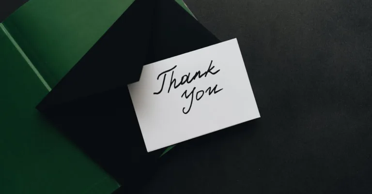 découvrez comment rédiger un message de remerciement efficace après une réunion réussie pour renforcer vos relations professionnelles et montrer votre gratitude.