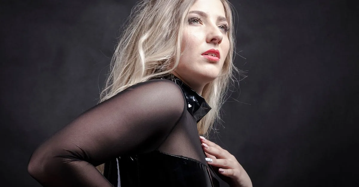 rencontrez des dominatrices et explorez vos fantasmes avec des partenaires partageant les mêmes envies. site de dating sécurisé pour relations bdsm authentiques.