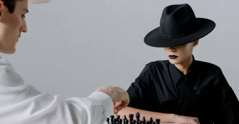 découvrez les traits de personnalité intj : un profil réfléchi, stratégique et indépendant, connu pour son intelligence analytique et sa vision à long terme.