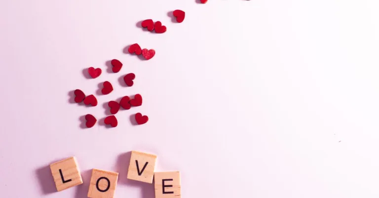 découvrez tout sur l'amour : ses émotions, ses expressions et son importance dans nos vies.