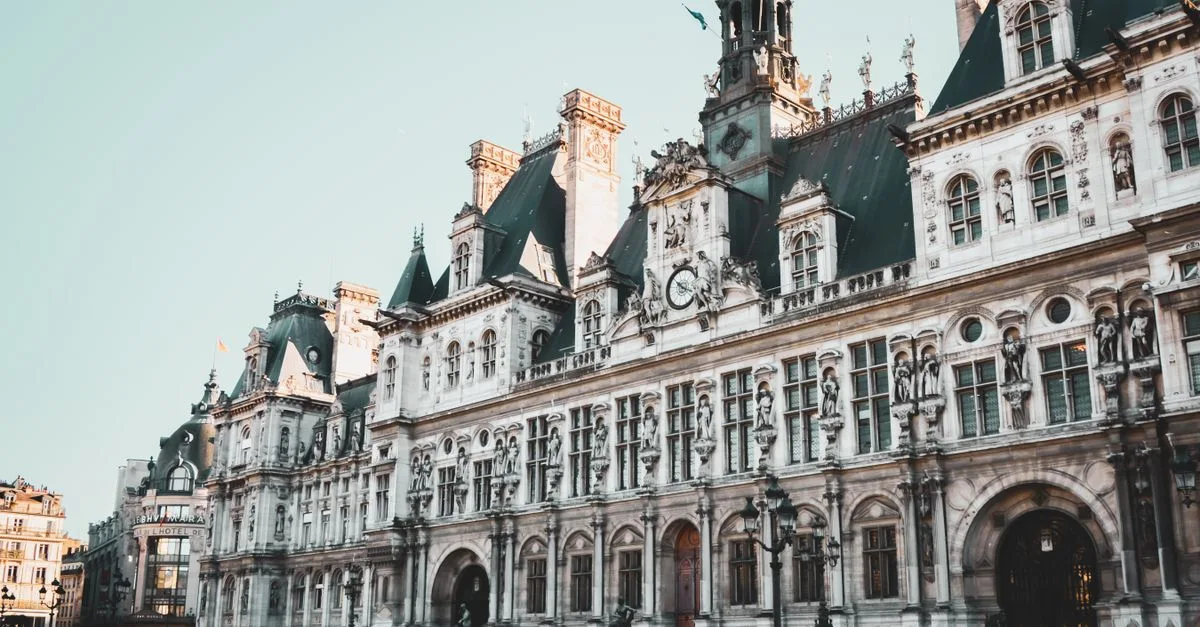 découvrez les meilleurs love hotels à paris pour une escapade romantique unique. confort, intimité et ambiance séduisante au cœur de la capitale.