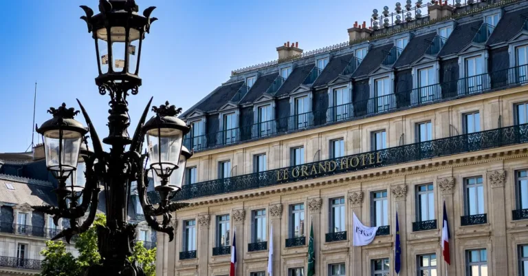 découvrez les meilleurs love hotels à paris pour une escapade romantique inoubliable. ambiance intime, confort et discrétion au cœur de la capitale.