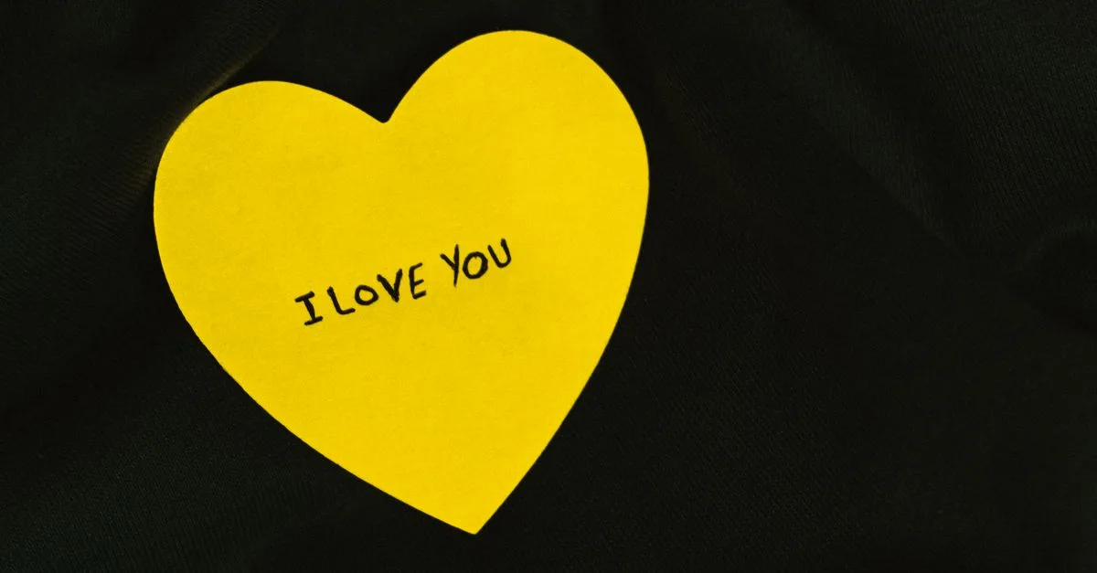 découvrez comment exprimer l'amour avec sincérité et profondeur à travers des gestes, des mots et des actions significatives.