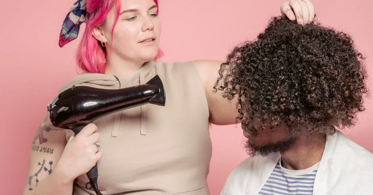 découvrez nos conseils et produits essentiels pour des soins capillaires efficaces, adaptés à tous types de cheveux.